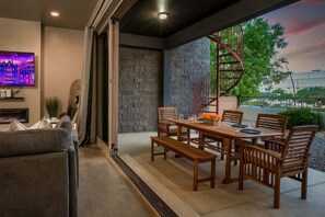 Outdoor dining