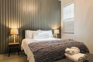 3 dormitoris, planxa i posts de planxar, wifi i roba de llit 