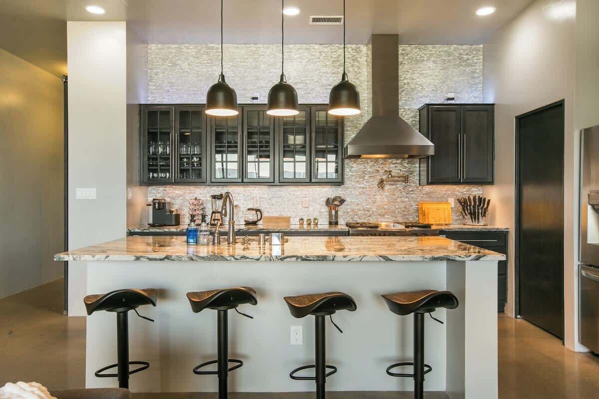 Fridge, oven, stovetop, dishwasher