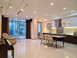 Family Apartment | Individually furnished, free WiFi, bed sheets - Vinhome Central Park Canh Apartment (Ho Chi Minh City)