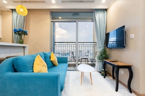 3 bedrooms, individually furnished, free WiFi, bed sheets