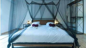 2 slaapkamers, een kluis op de kamer, een strijkplank/strijkijzer