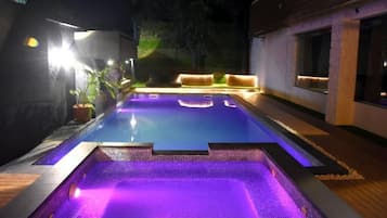 10 piscinas externas