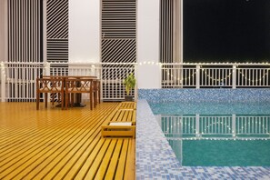 Outdoor pool - Tea Tree Suites Manipal (Udupi)