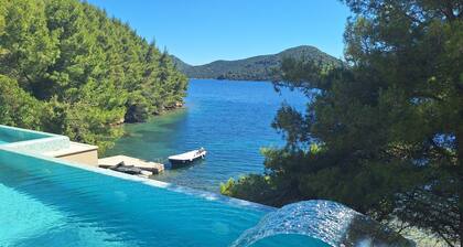 Beachfront Villa Brulupes
