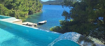 Beachfront Villa Brulupes