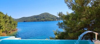 Beachfront Villa Brulupes