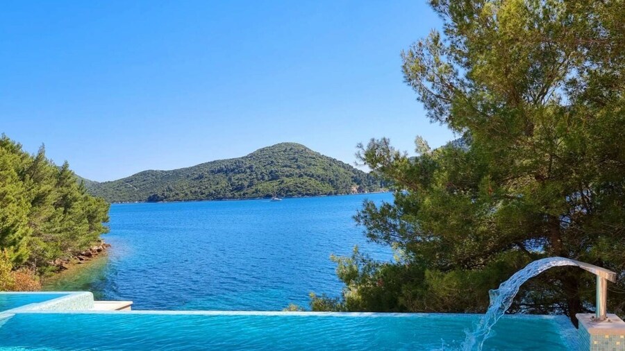 Beachfront Villa Brulupes