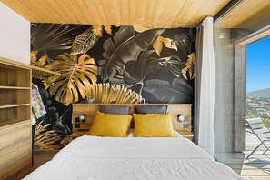 4 Schlafzimmer, Schreibtisch, Bügeleisen/Bügelbrett, WLAN