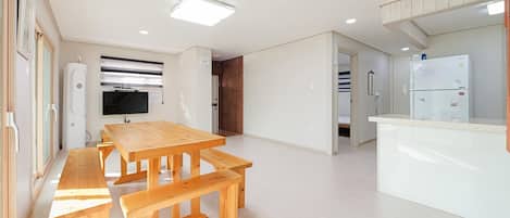 Basic Room, 3 Bedrooms (Star big room) | 1 bedroom, WiFi (free)