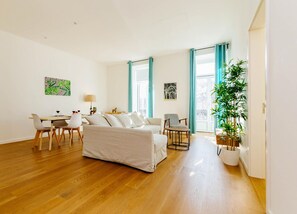 Apartment - The Savoy Truffle A Chic Retreat With the Best Vi (Lisbon)