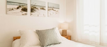 Apartment facing the sea, familiar and cozy.