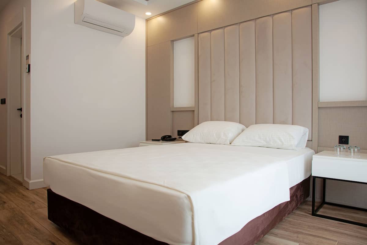 In-room safe, blackout curtains, soundproofing, free WiFi
