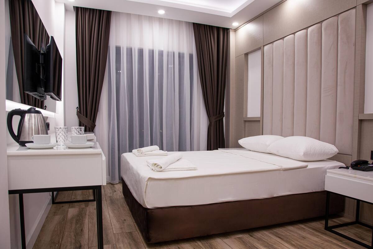 In-room safe, blackout curtains, soundproofing, free WiFi