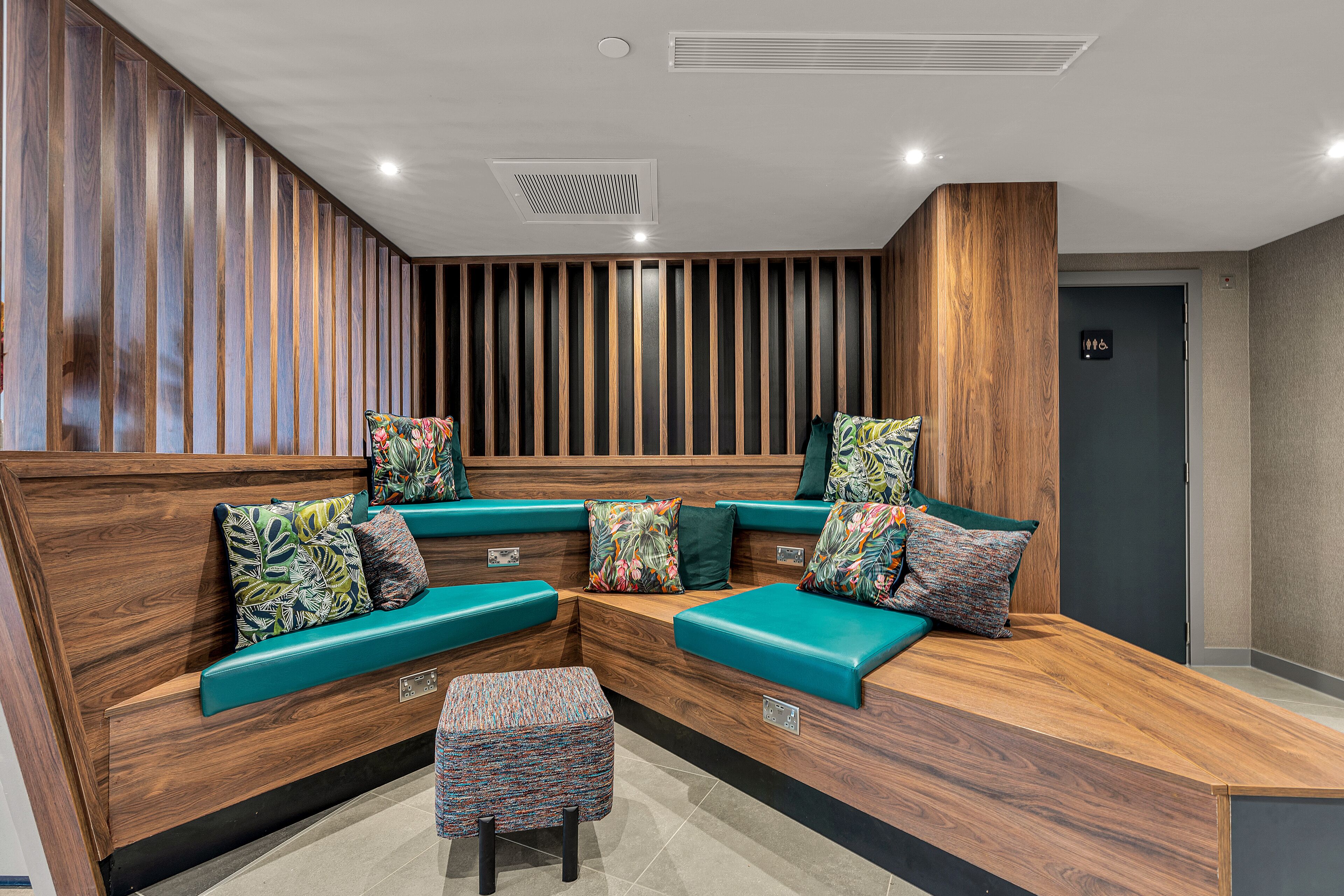 Photo - Roomzzz Edinburgh