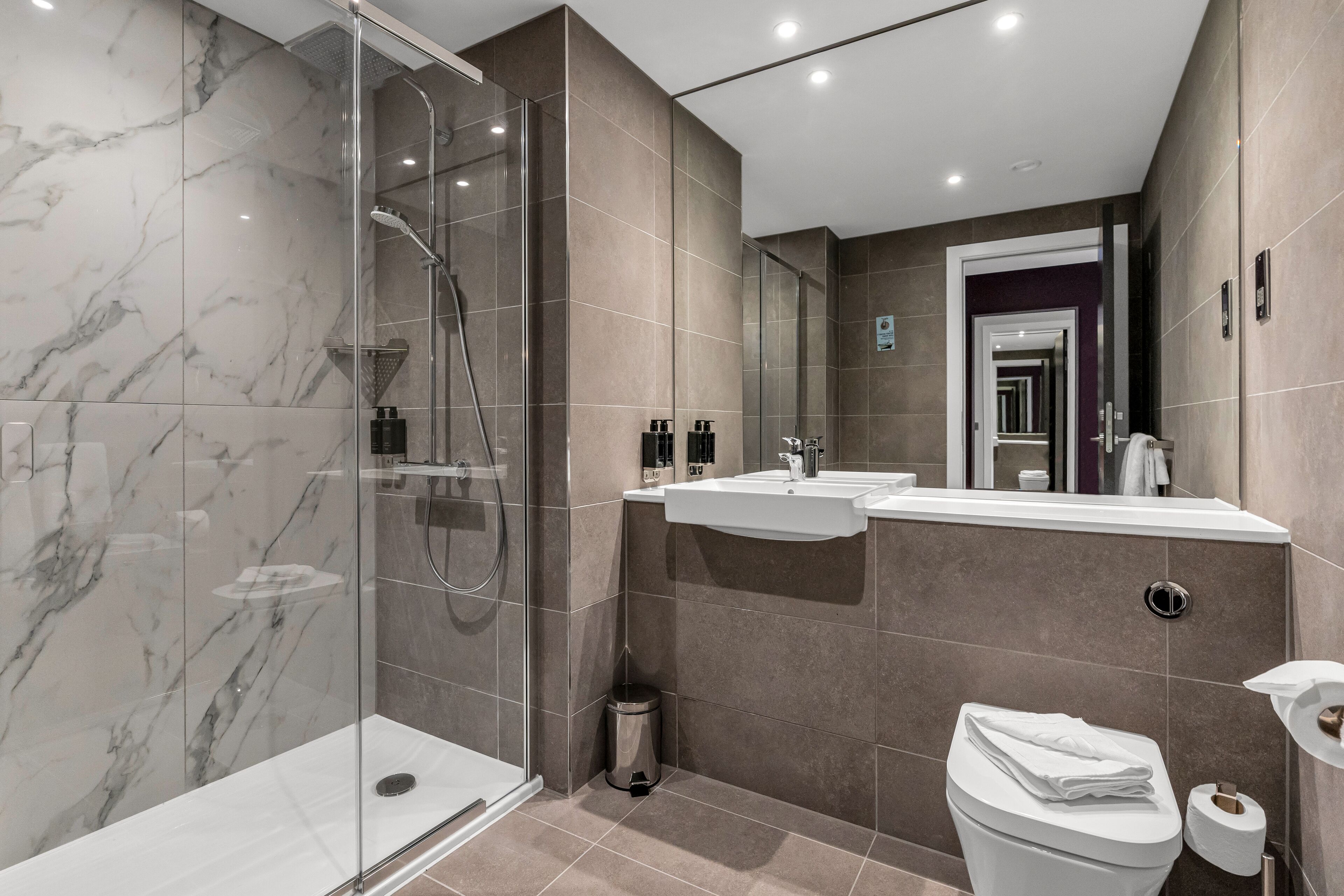 Photo - Roomzzz Edinburgh