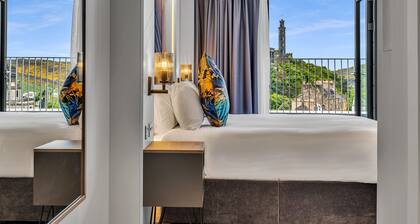 Roomzzz Edinburgh