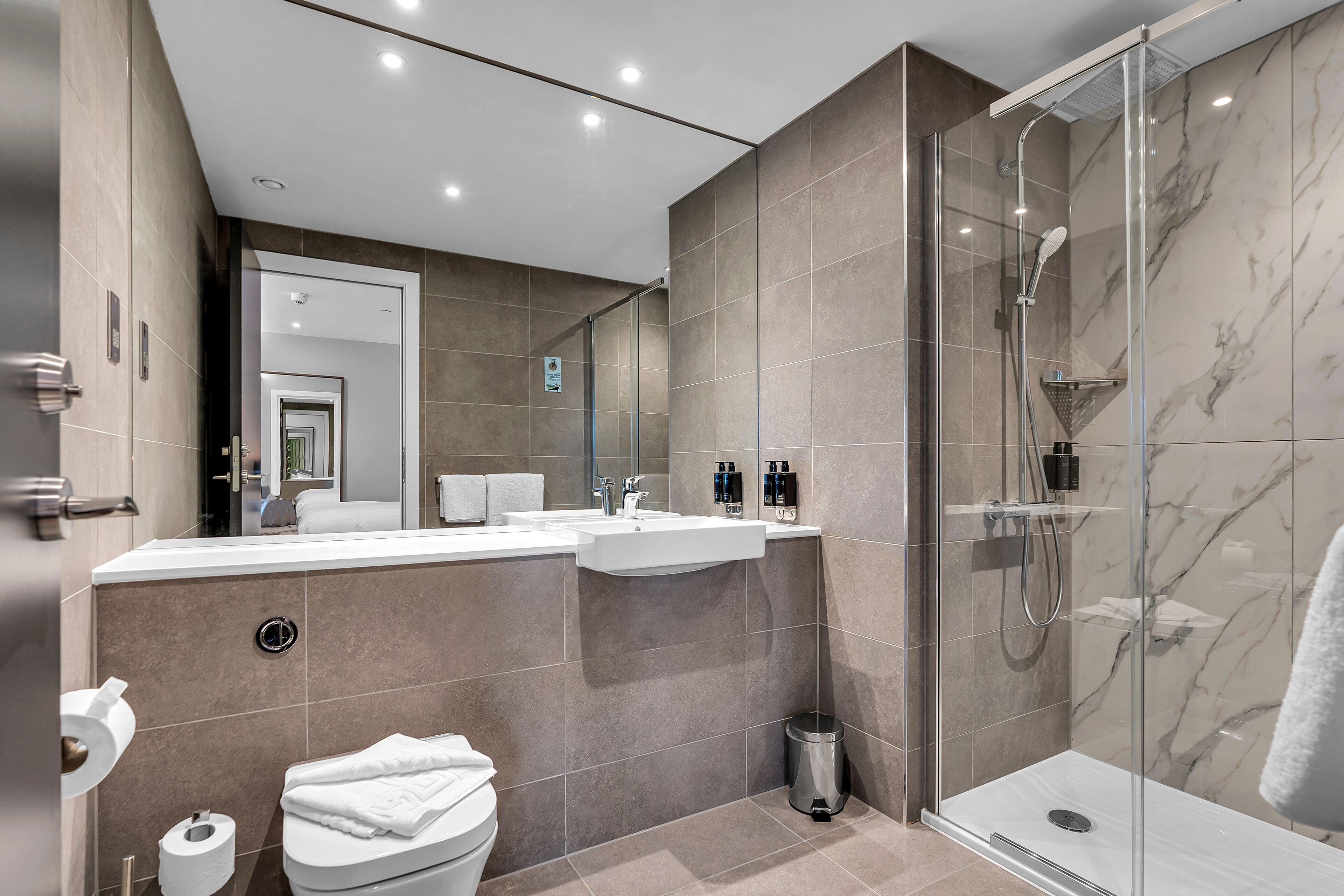 Photo - Roomzzz Edinburgh