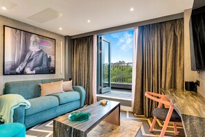 The Bonnie Suite | Vardagsrum | 45-tums smart-tv med digitalkanaler, tv och golvvärme