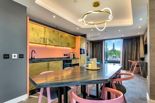 The Bonnie Suite | Cuisine privée | Bouilloire électrique