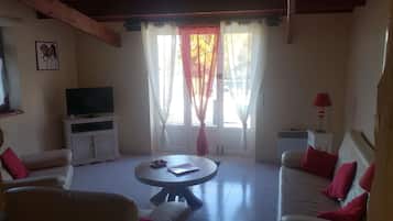 TV connectée, lecteur de DVD, table de tennis de table, médiathÚque