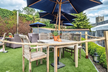 Restaurante al aire libre. Wiveton Bell
