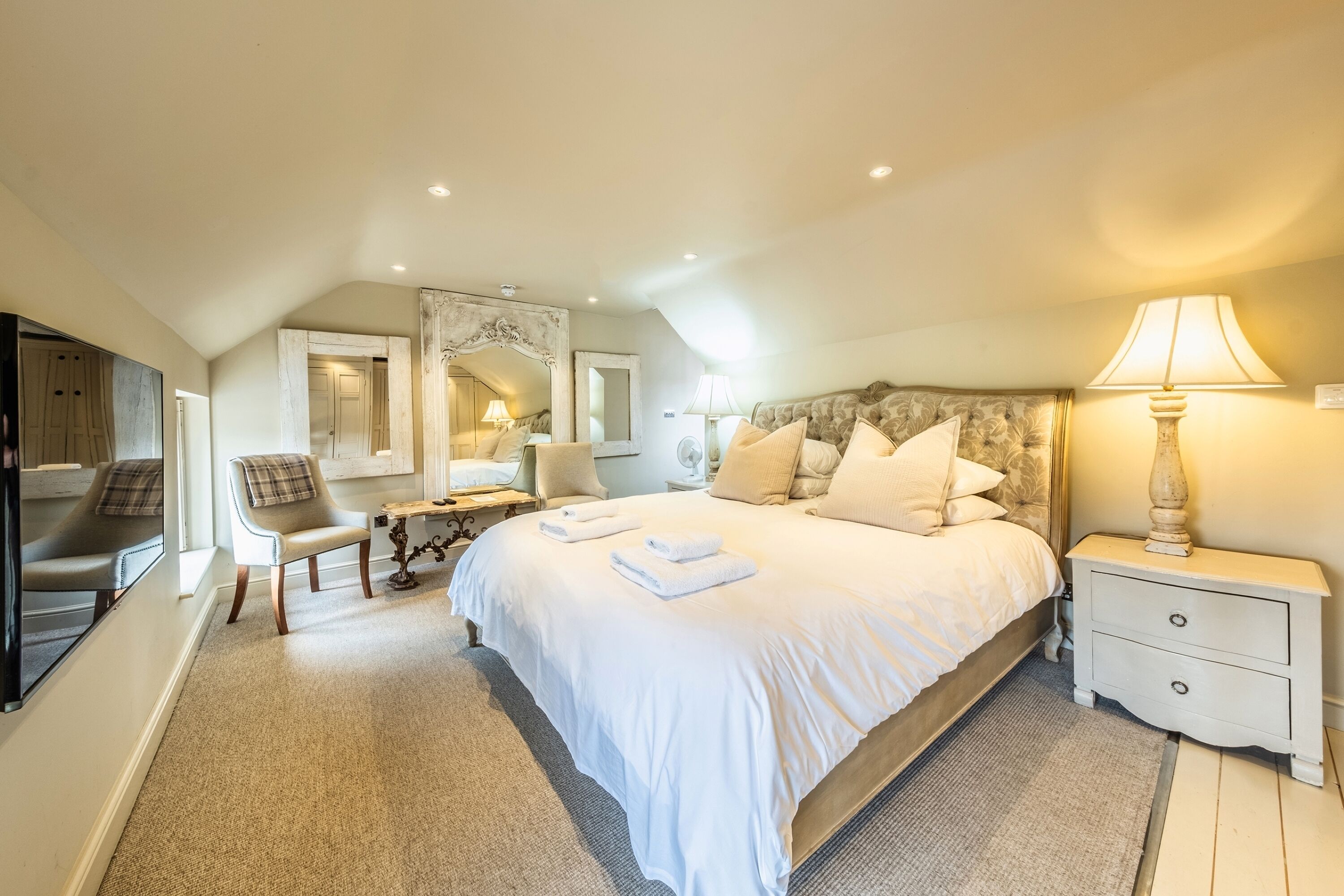 Superior Double Room | Minibar, individually decorated, individually furnished, free WiFi