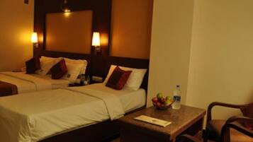Comfort Triple Room | In-room safe, desk, laptop workspace, free WiFi