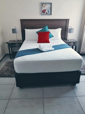 Standard Double Room | Room amenity - The Nook Guesthouse (Tshabong)