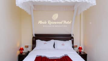 Quarto solteiro standard | Roupas de cama antialérgicas, escrivaninha, Wi-Fi de cortesia
