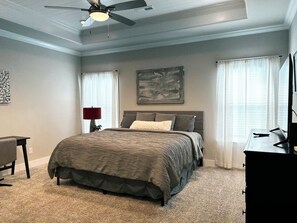 3 bedrooms, desk, iron/ironing board, free WiFi - Spacious One Level Ranch Style Luxury Townhouse (Huntsville)