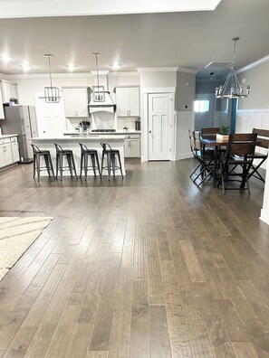 Dining - Spacious One Level Ranch Style Luxury Townhouse (Huntsville)