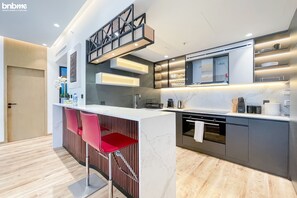 Apartment | Private kitchen | Fridge, oven, stovetop, coffee/tea maker - bnbme | Al Murjan Tower | 2 BDR (Dubai)