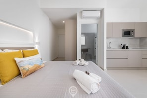1 bedroom, iron/ironing board, WiFi, bed sheets - Al Parco Studios - Studio Botticelli (Cagliari)