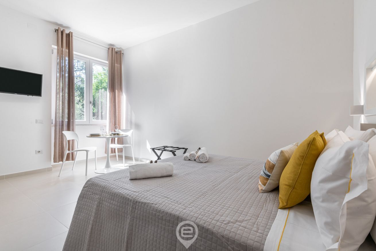 1 slaapkamer, een strijkplank/strijkijzer, wifi, beddengoed