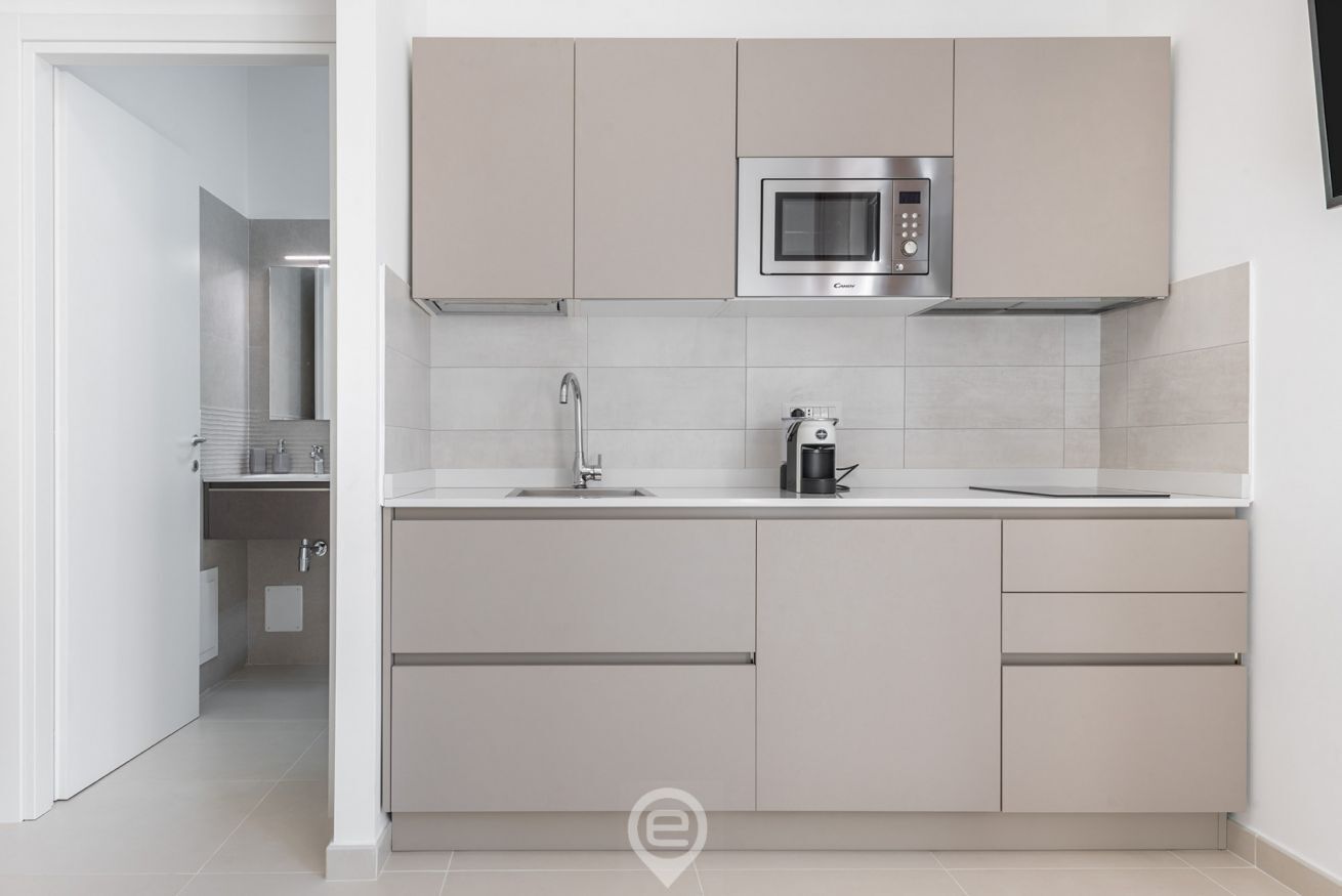 雪櫃、微波爐、爐具、咖啡機/沖茶器