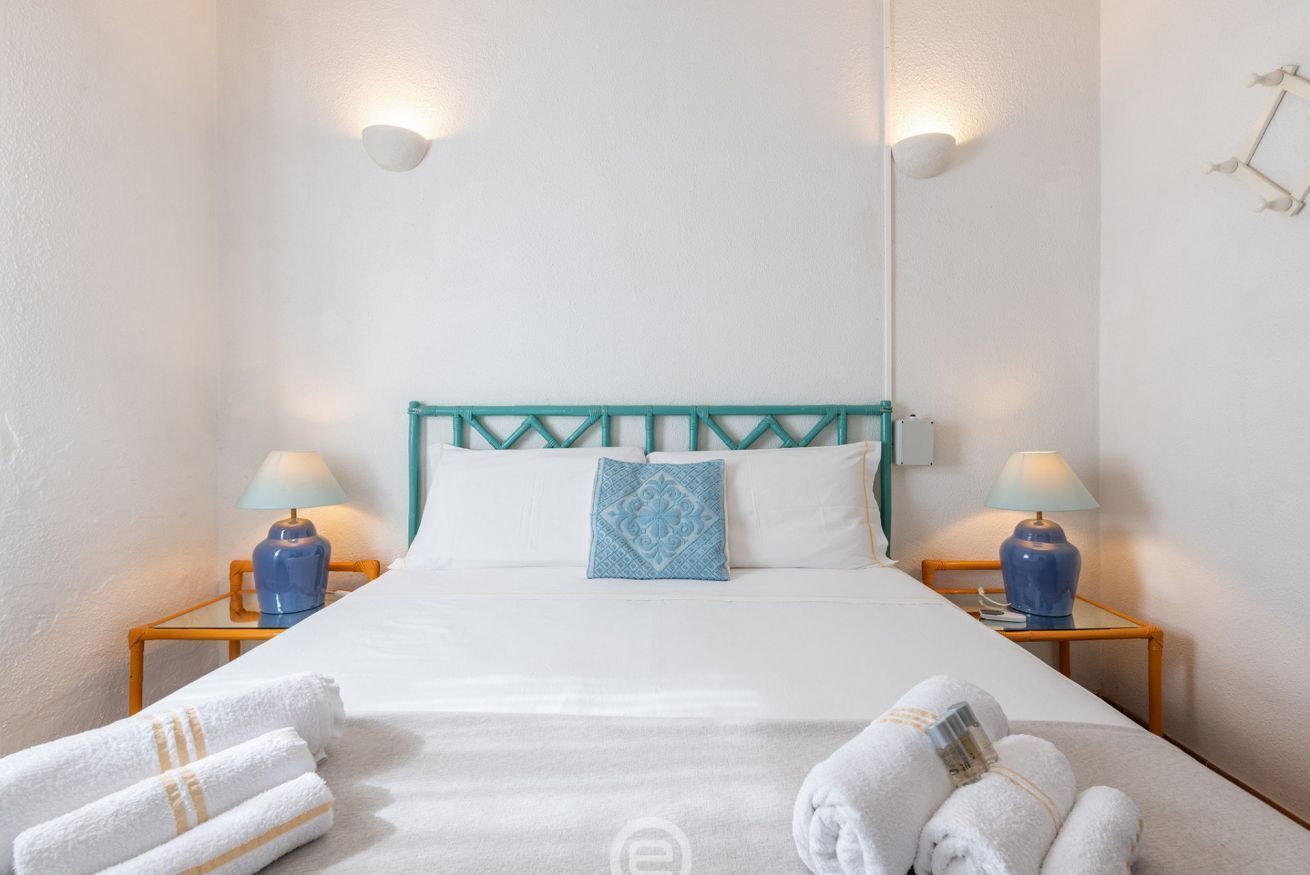 2 bedrooms, iron/ironing board, travel cot, WiFi