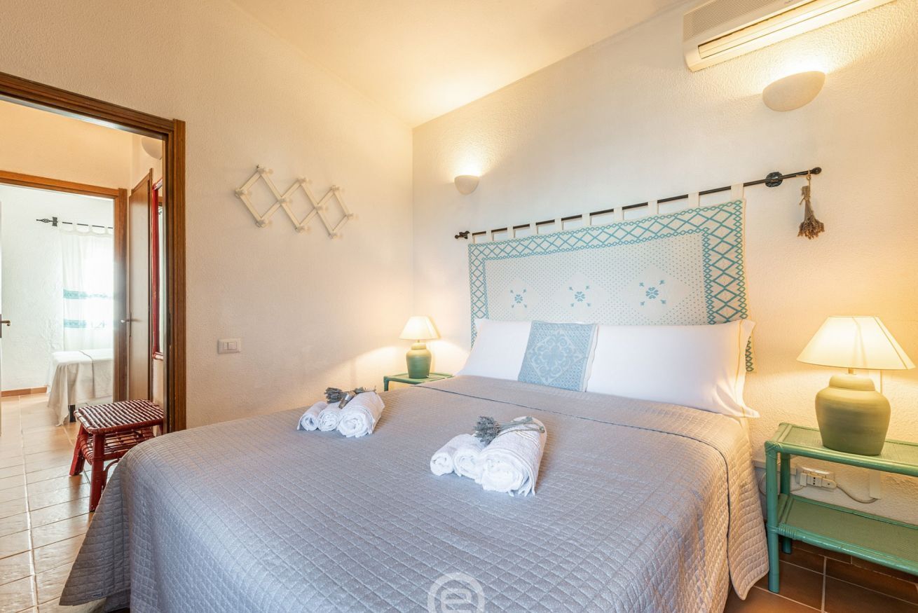 2 bedrooms, iron/ironing board, travel cot, WiFi