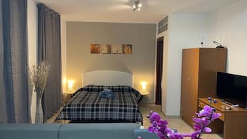 1 bedroom, iron/ironing board, WiFi, bed sheets