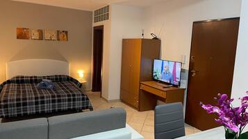 1 Schlafzimmer, Bügeleisen/Bügelbrett, WLAN, Bettwäsche