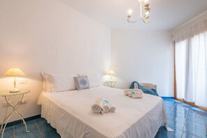 2 soverom, strykejern/-brett, reiseseng for barn og wi-fi