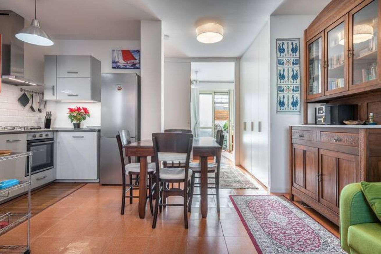 Frigorifero, forno, piano cottura, pentole/stoviglie/utensili