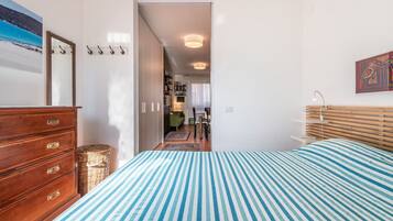 1 bedroom, iron/ironing board, travel cot, WiFi