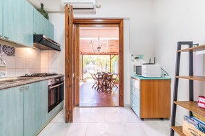Fridge, microwave, oven, stovetop