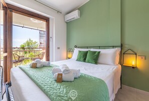 2 chambres, coffres-forts dans les chambres, fer et planche à repasser