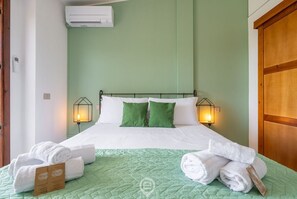 2 bedrooms, in-room safe, iron/ironing board, travel crib