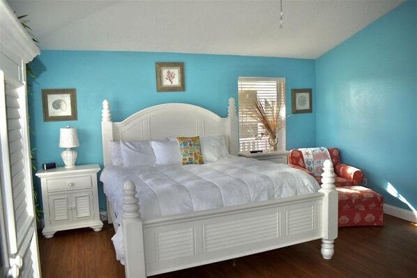 2nd Floor Primary Suite - Amazing Beachside Pool Home 5 Bedrooms - Summer Days Cooler NIghts (Wilbur by the Sea)