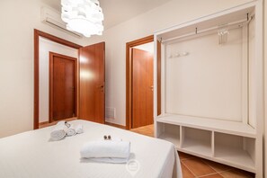 3 Schlafzimmer, Bügeleisen/Bügelbrett, WLAN, Bettwäsche