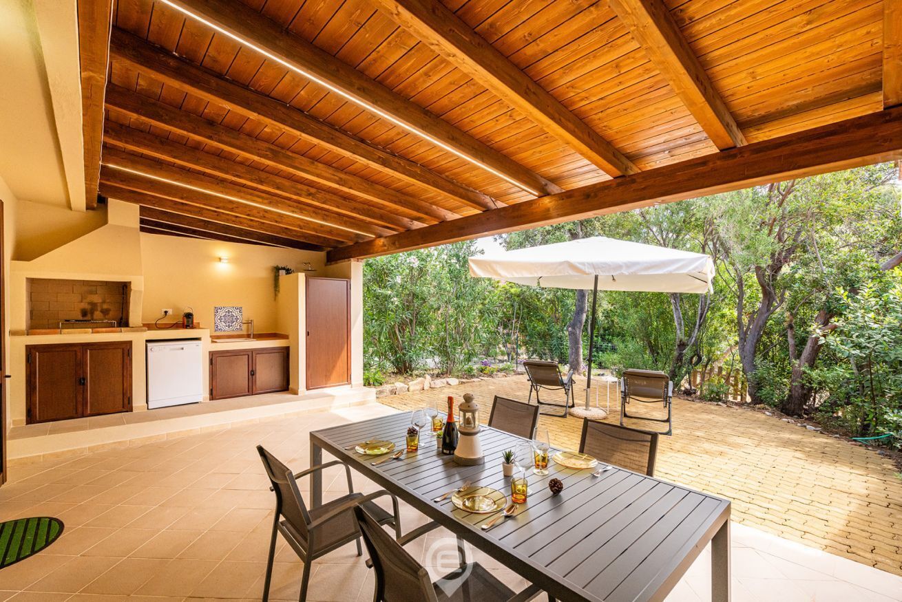 屋外ダイニングエリア