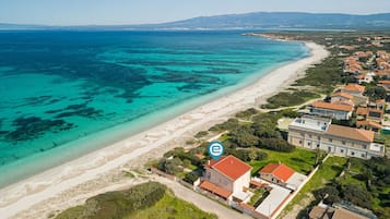 Una spiaggia nelle vicinanze, teli da spiaggia